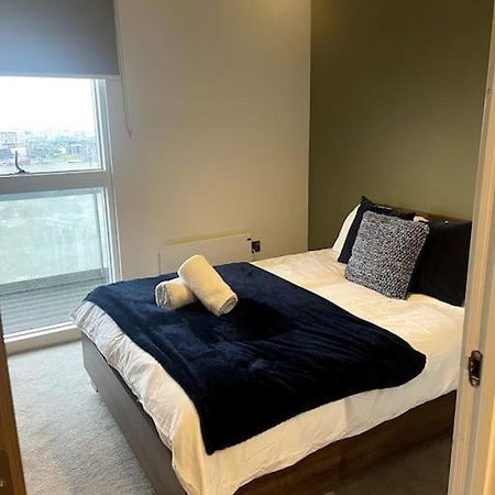 Lovely 2-Bedroom Condo With Balcony Manchester Luaran gambar