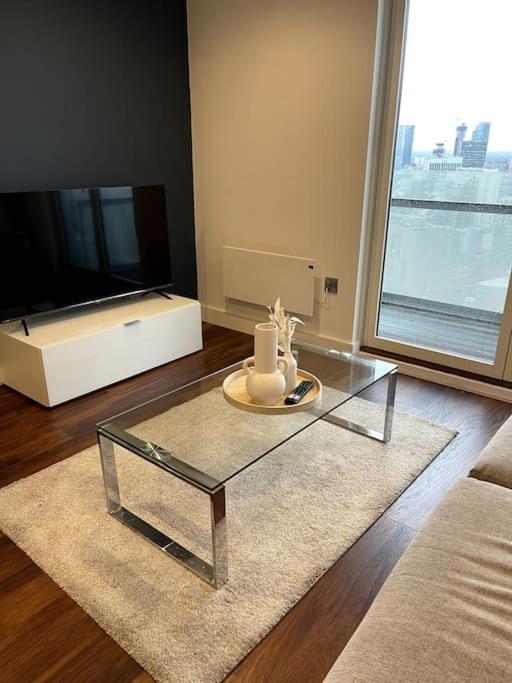 Lovely 2-Bedroom Condo With Balcony Manchester Luaran gambar